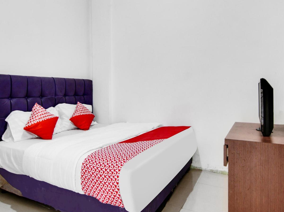 Oyo 90897 Hotel Sepupu Satria Pekanbaru Exterior foto