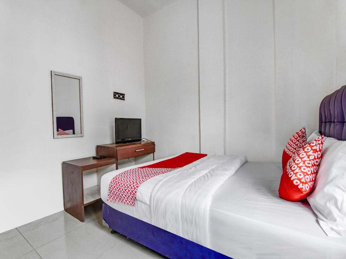 Oyo 90897 Hotel Sepupu Satria Pekanbaru Exterior foto